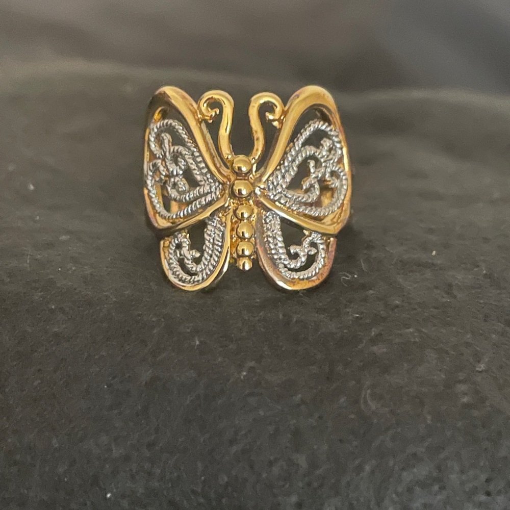 Women’s ring
